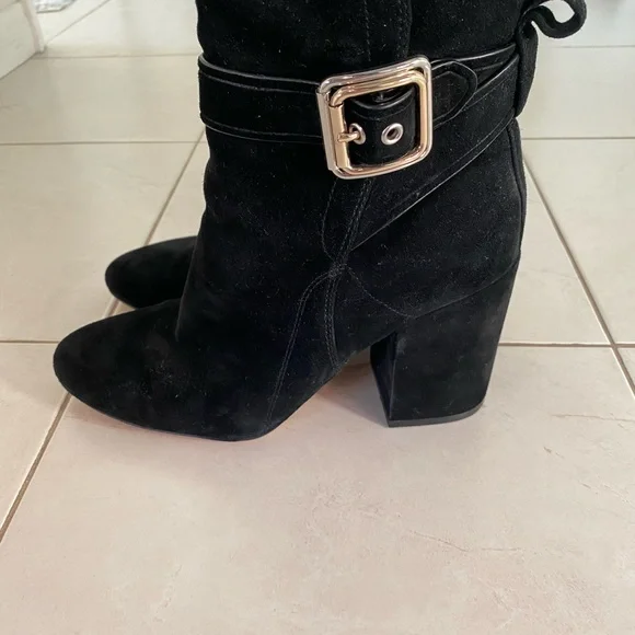 Vince Camuto Genuine Suede Black Booties. Size 6.5 - Picture 3 of 6